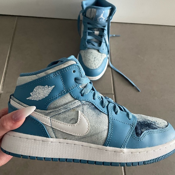 Jordan 1 Mid “Washed Denim” 5.5Y / 7W - Picture 1 of 6